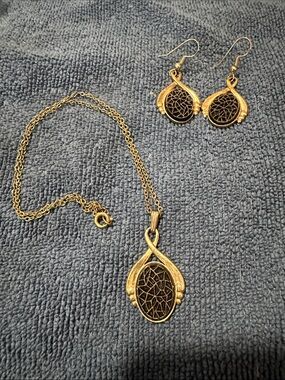 Vintage 1960s pendant and earrings
